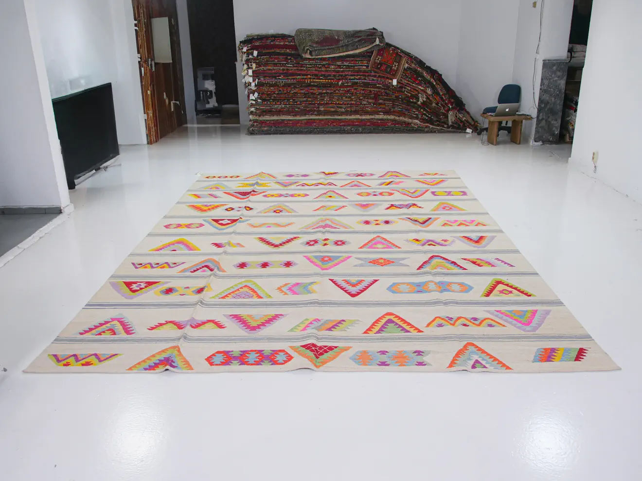 Vintage Yarn New Production Tribal Design Southwestern Style Handmade Kilim Rug | 10x13 ft - 300x400 cm | KL201116 7 tribal design southwestern style handmade kilim rug