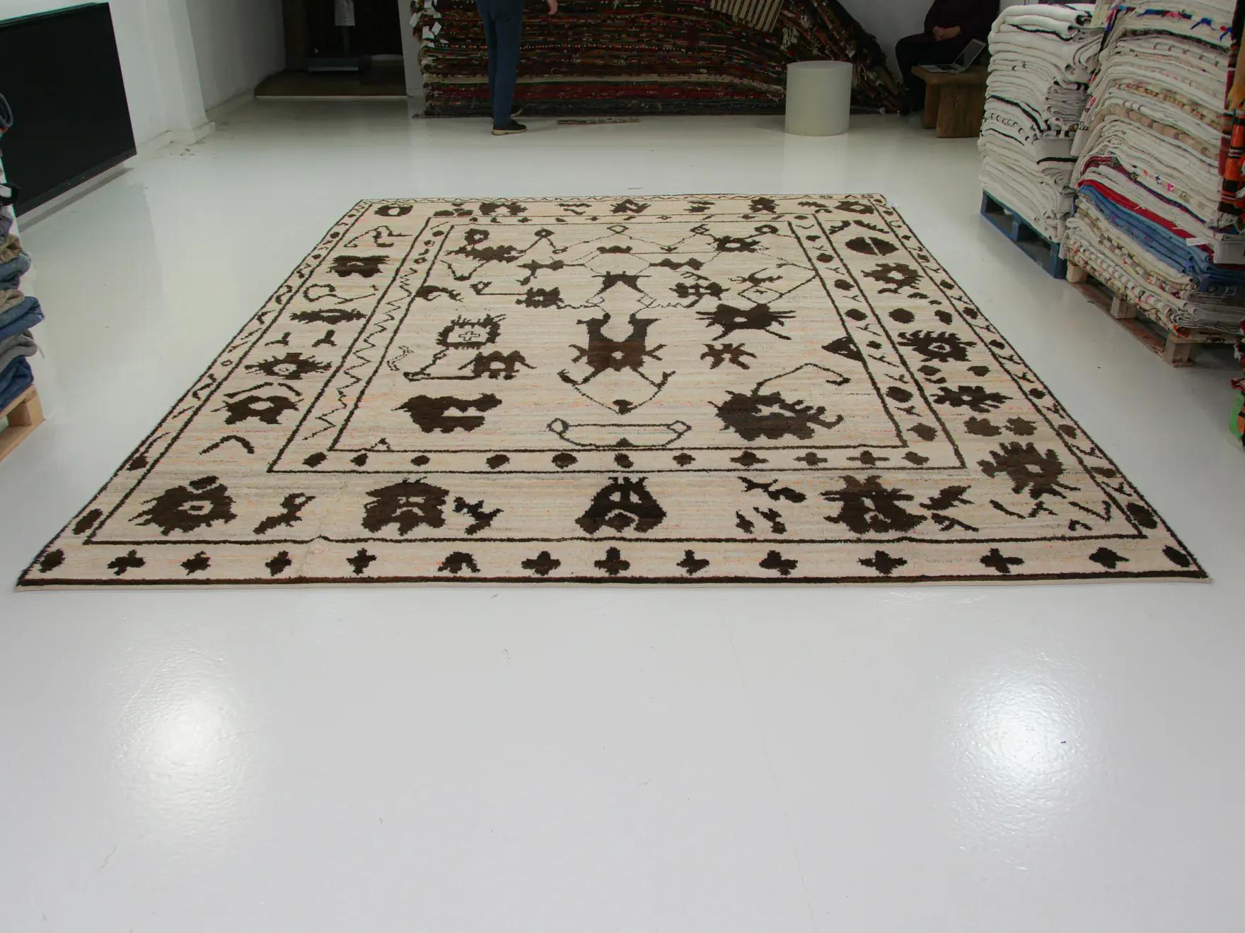 brown beige color tribal pattern large rug