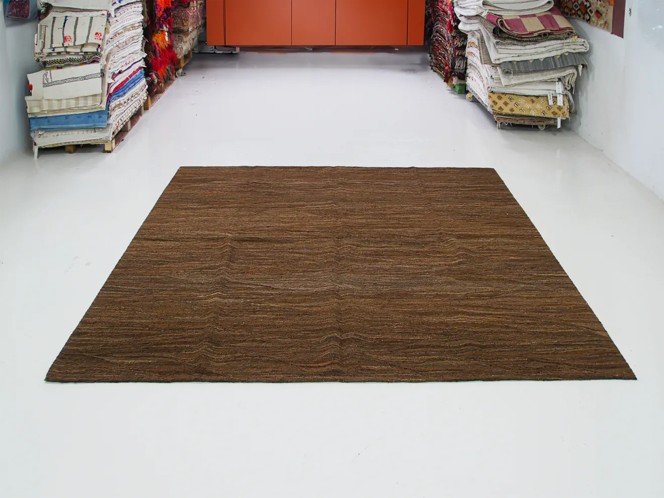 Earthy Brown Kilim Rug with Barré | 9x7 ft - 300x200 cm | KL296023 7 brown barré barred solid colored kilim