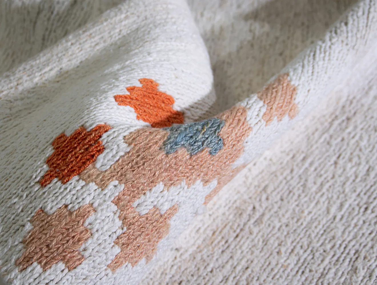 Large Handwoven Soumak Rug Anatolian Kilim | 12x17 ft | 400x500 cm | SM011720 5 White ivory soumak rug with anatolian kilim pattern