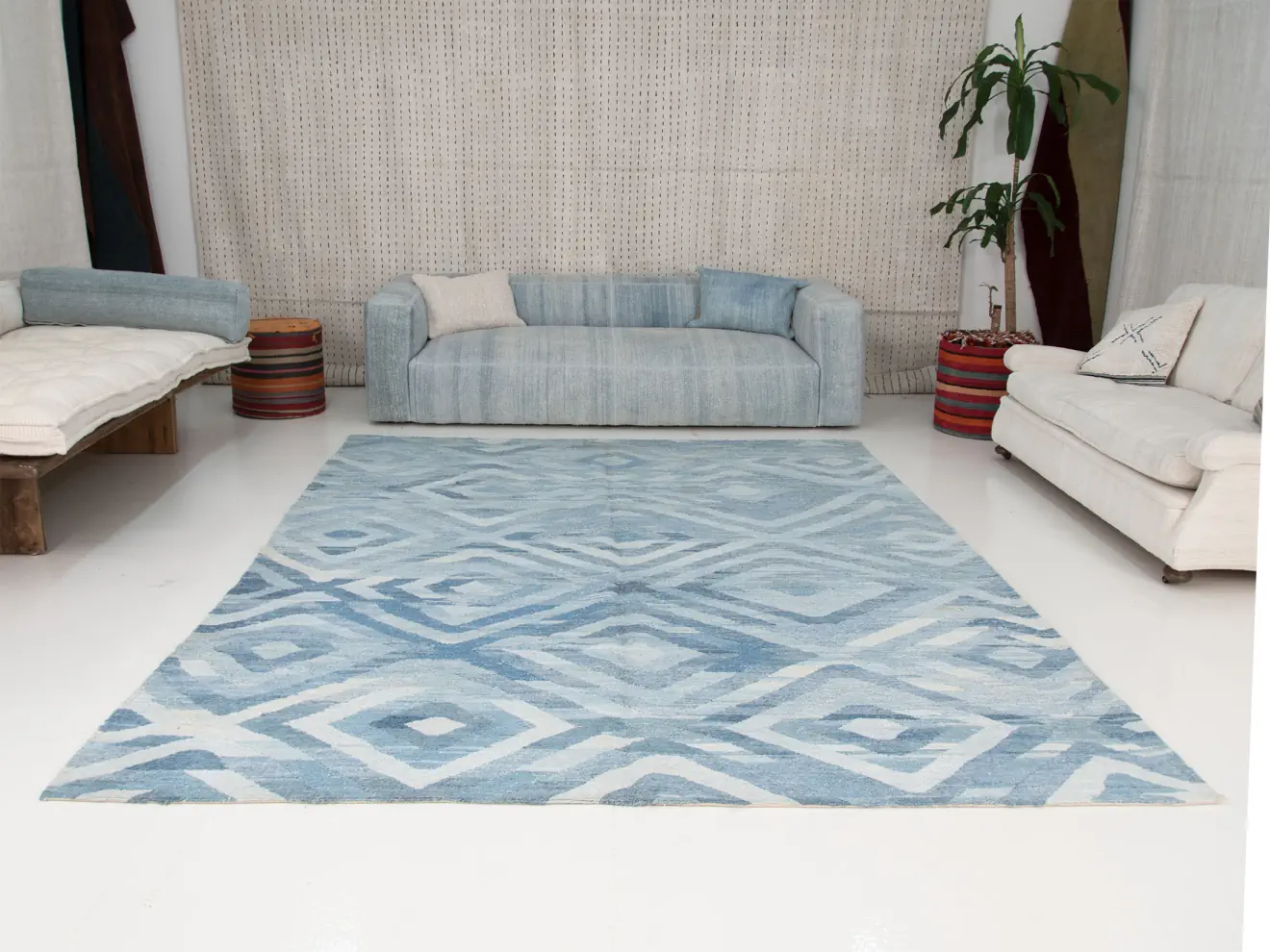 Handwoven Large Soumak Rug: Squares in Shades of Blue | 8x10 ft 300x410 cm | SM014421 6 Handwoven Large Soumak Rug Blue geometrical pattern