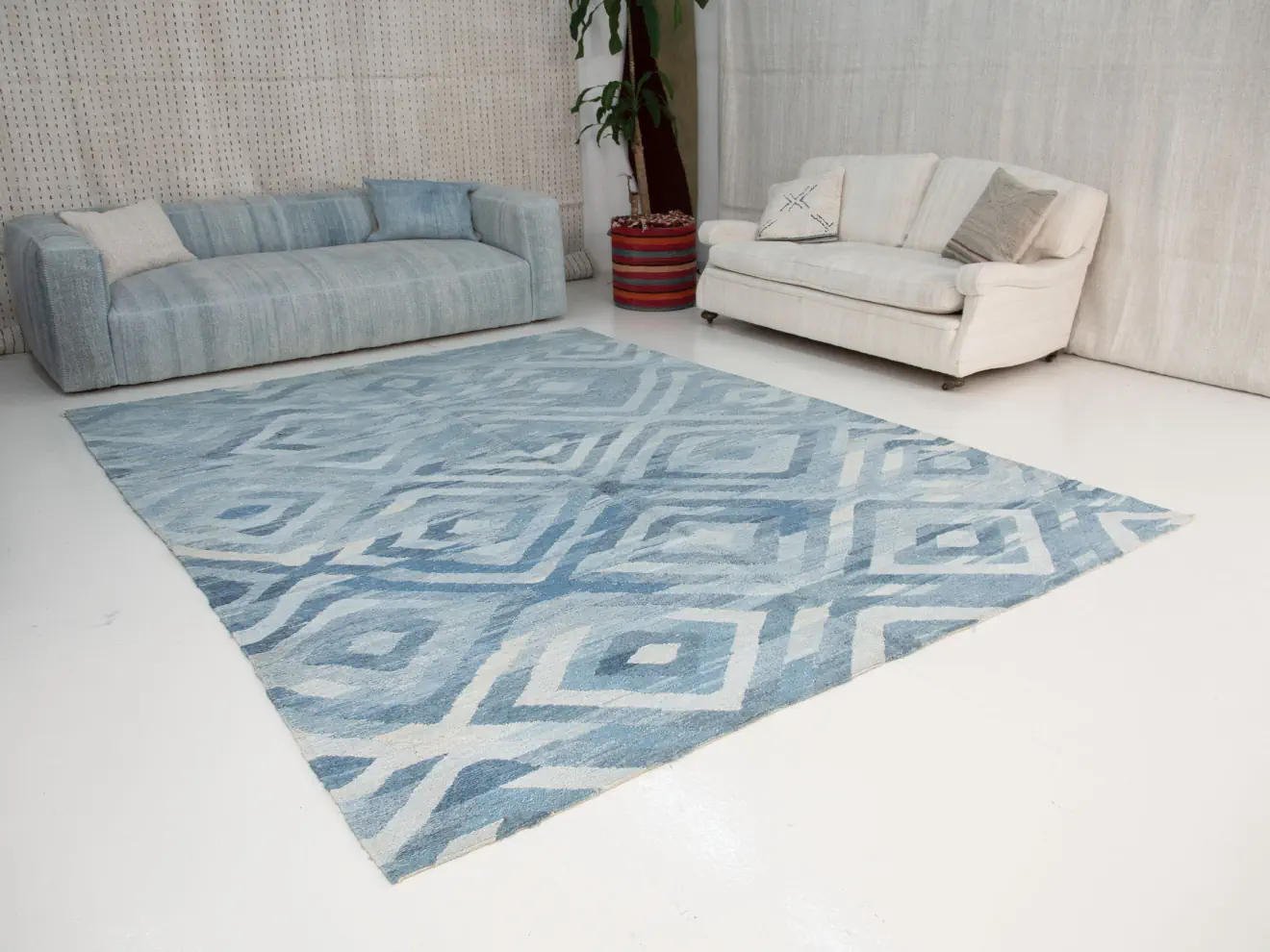 Handwoven Large Soumak Rug: Squares in Shades of Blue | 8x10 ft 300x410 cm | SM014421 8 Handwoven Large Soumak Rug Blue geometrical pattern
