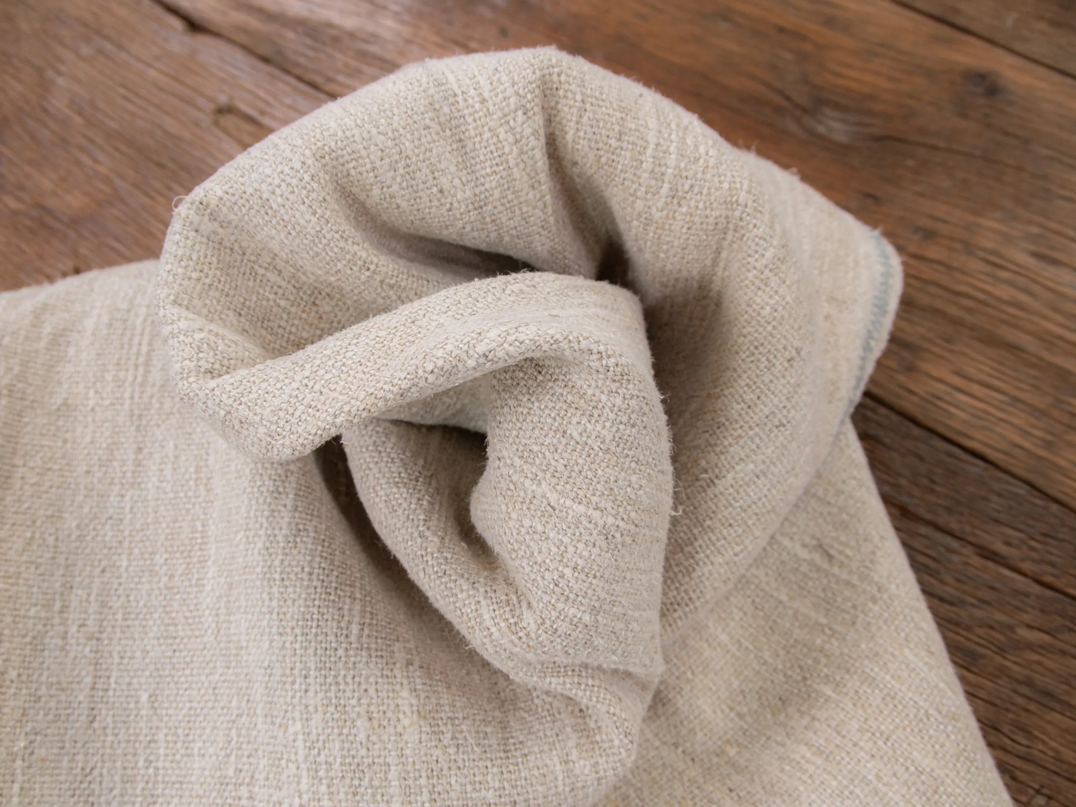 A Kiss of the Sun: Whisper-Thin Hemp Upholstery for Ethereal Beauty (Natural color) 54" 18 natural color hemp upholstery 500sqm (1)