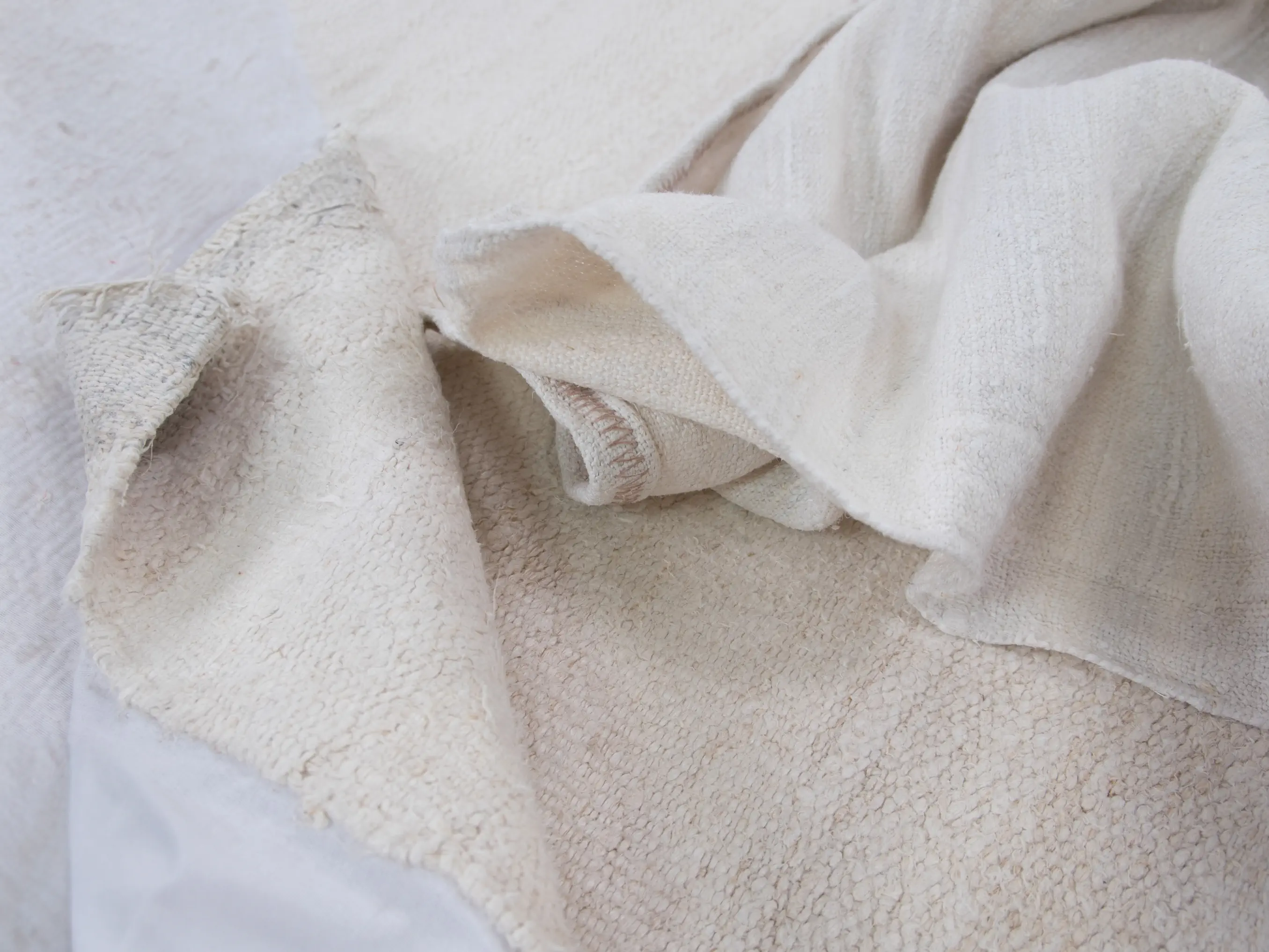 A Kiss of the Sun: Whisper-Thin Hemp Upholstery for Ethereal Beauty (Natural color) 54" 11 natural color hemp upholstery 500sqm (1)