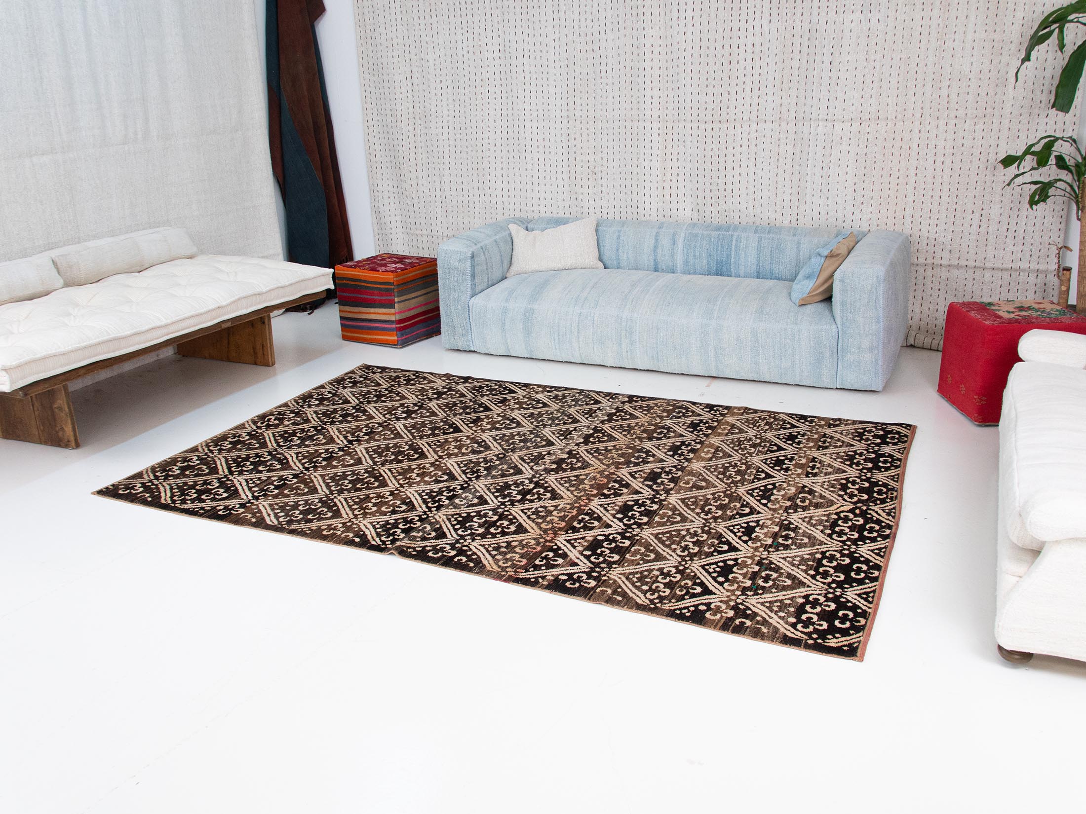 Hand woven Wool Rug with Chintamani Pattern | 192x292 cm - 6'4x9'6 ft | HL037412 10 Hand woven wool rug with Chintamani pattern