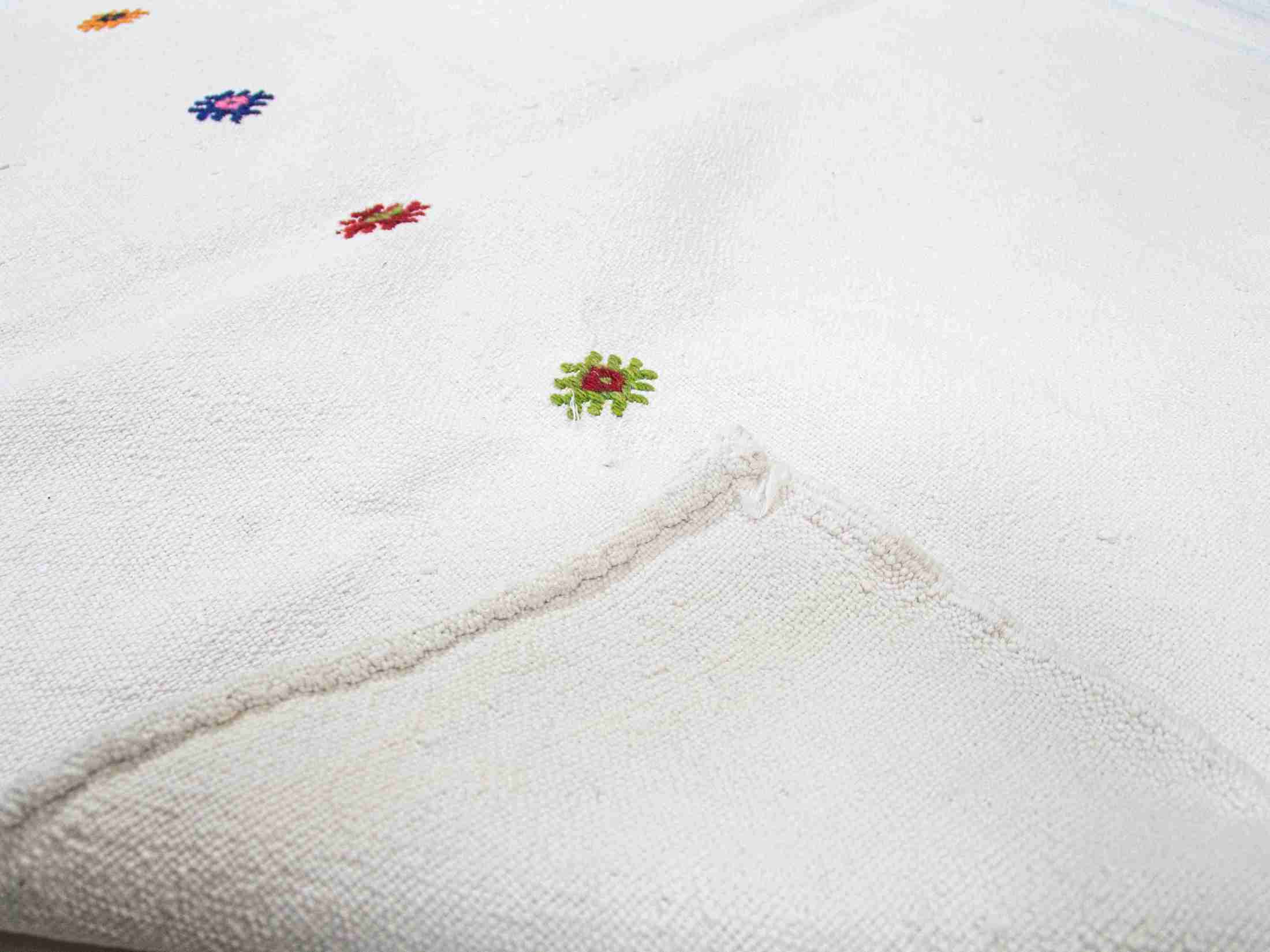 Turkish Cotton Kilim Rug : Vintage Adana Kilim White with Embroideries | 120x180 cm - 4x6 ft | PR541623 12 Turkish cotton kilim rug Adana kilim