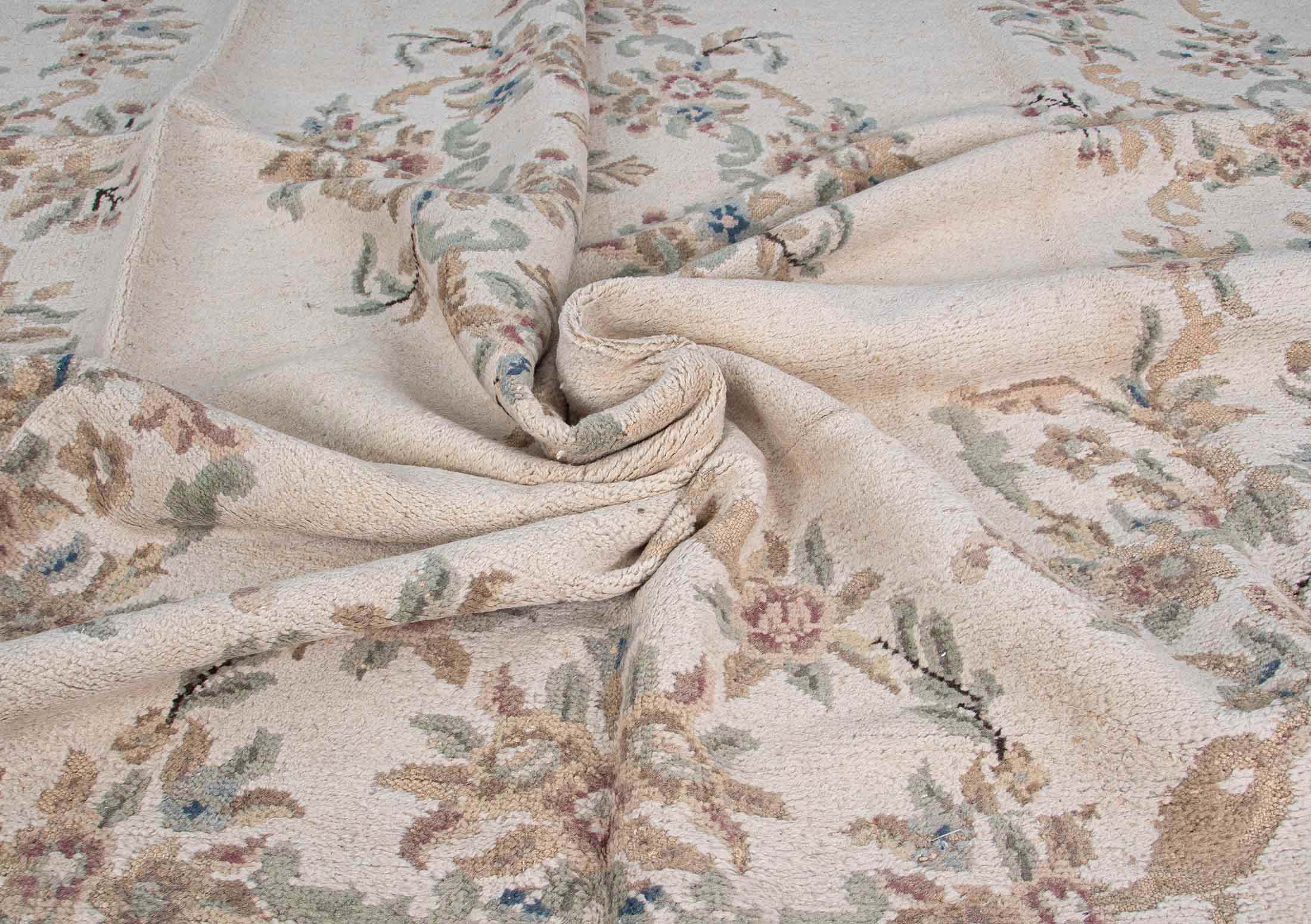 Authentic Vintage Turkish Tulu Rugs : White Beige Floral medallion Carpet